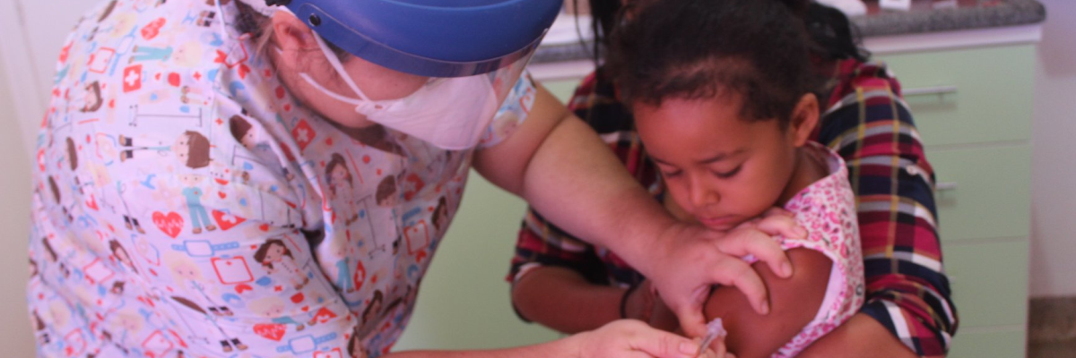 Imagem destaque notícia SÁBADO É DIA DE VACINAR CONTRA A GRIPE. CONFIRA OS GRUPOS PRIORITÁRIOS E LOCAIS DE VACINAÇÃO